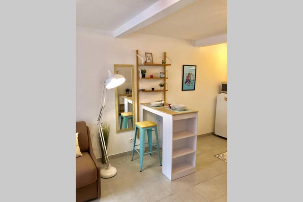 Serenite-la Roquette-rue Tres Calme Apartment